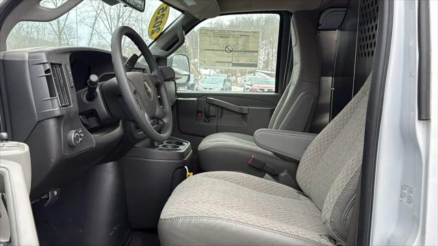 2025 Chevrolet Express Cargo Van RWD 2500 Extended Wheelbase WT