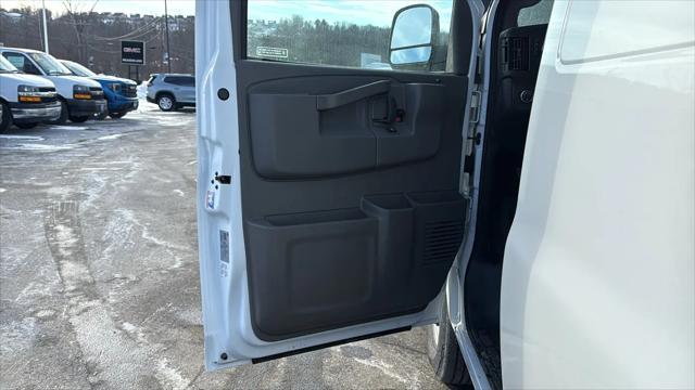 2025 Chevrolet Express Cargo Van RWD 2500 Extended Wheelbase WT
