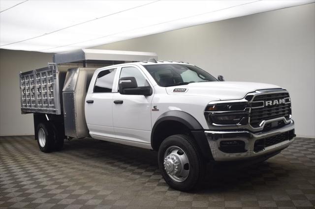 2026 RAM 5500 Chassis RAM 5500 TRADESMAN CHASSIS CREW CAB 4X4 84 CA