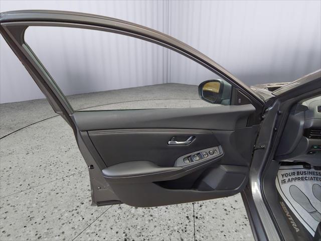 2021 Nissan Sentra SV Xtronic CVT
