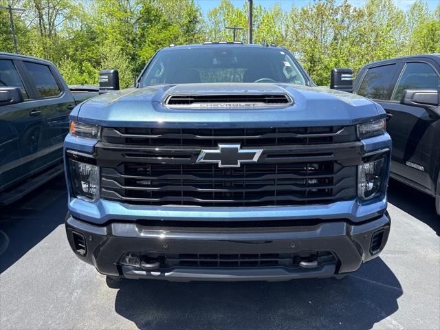 2025 Chevrolet Silverado 2500HD 4WD Crew Cab Standard Bed Custom