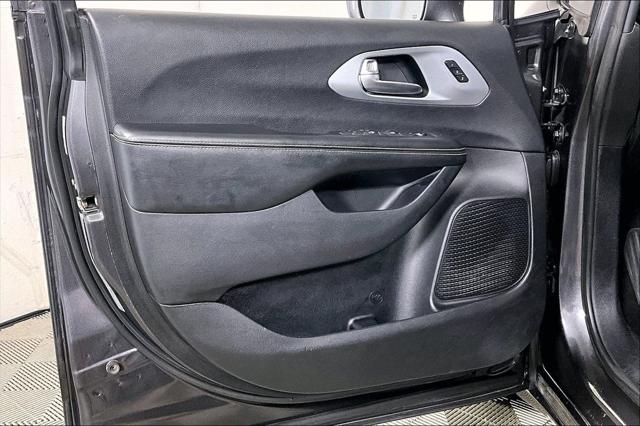Used 2020 Chrysler Pacifica Limited For Sale in Millington, TN