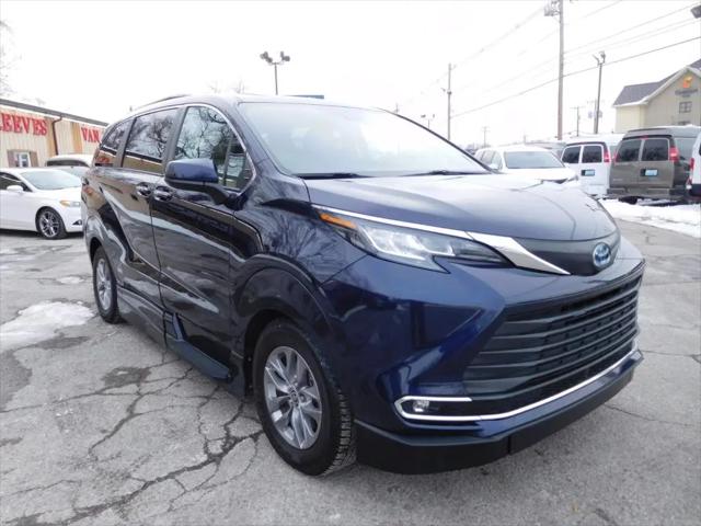 2022 Toyota Sienna XLE for sale in Louisville, KY