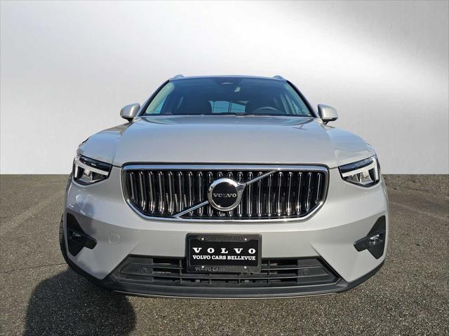 2023 Volvo XC40 B4 Plus Bright Theme