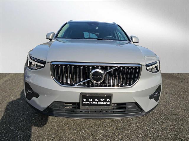 2023 Volvo XC40 B4 Plus Bright Theme