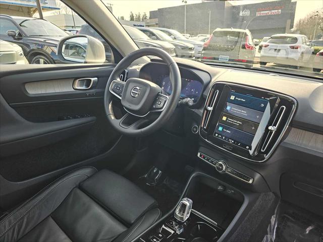 2023 Volvo XC40 B4 Plus Bright Theme