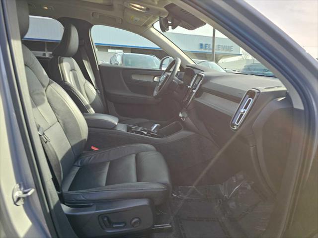 2023 Volvo XC40 B4 Plus Bright Theme
