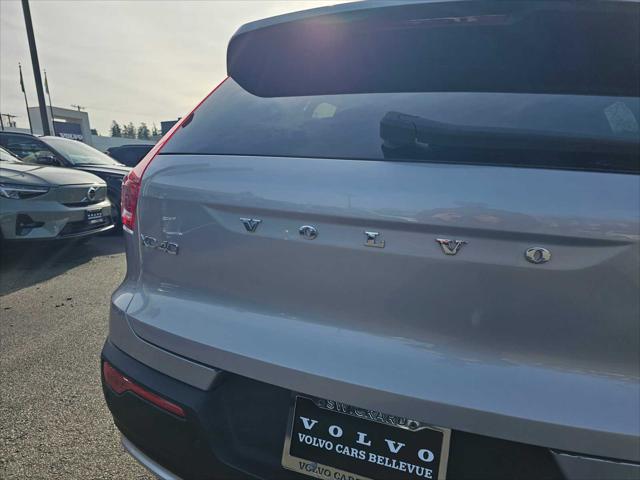 2023 Volvo XC40 B4 Plus Bright Theme