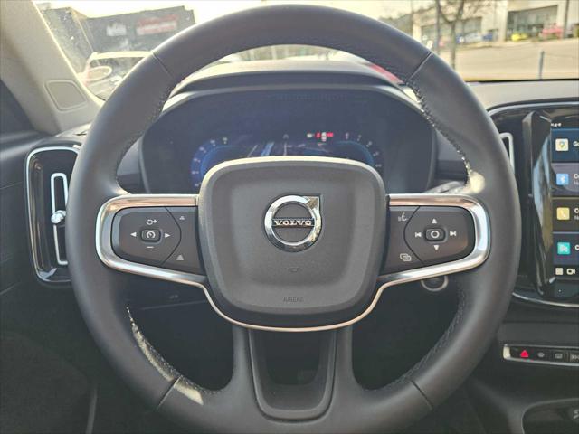 2023 Volvo XC40 B4 Plus Bright Theme