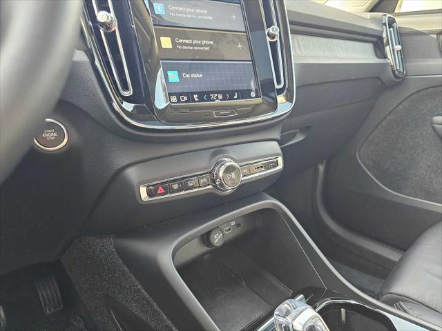 2023 Volvo XC40 B4 Plus Bright Theme