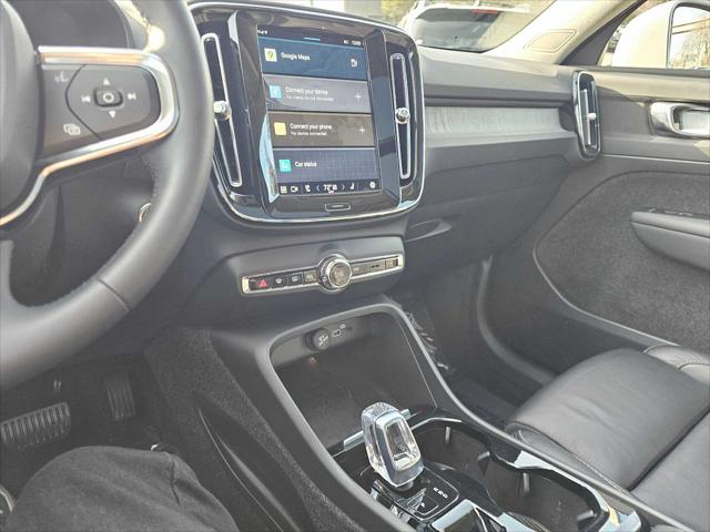 2023 Volvo XC40 B4 Plus Bright Theme