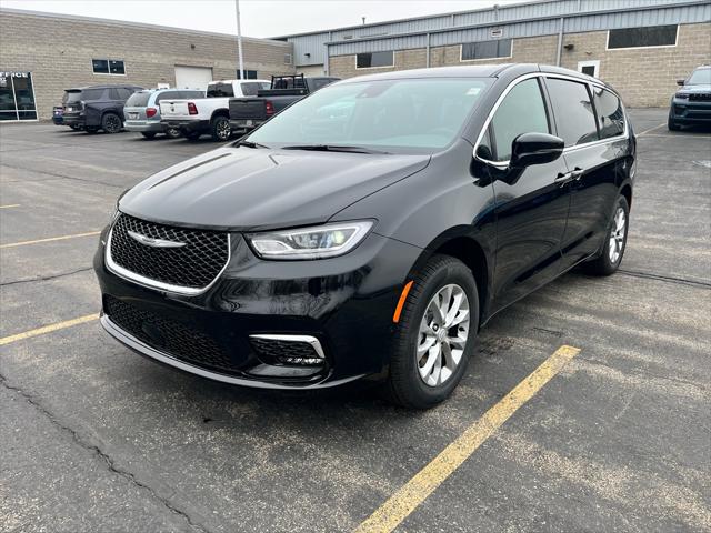 2026 Chrysler Pacifica Select AWD for sale in Slinger, WI