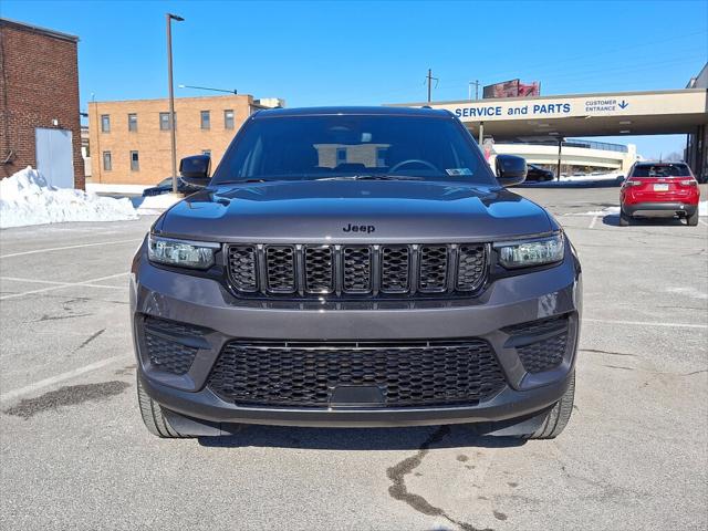 2023 Jeep Grand Cherokee Altitude 4x4 2023 Jeep Grand Cherokee Altitude 4x4