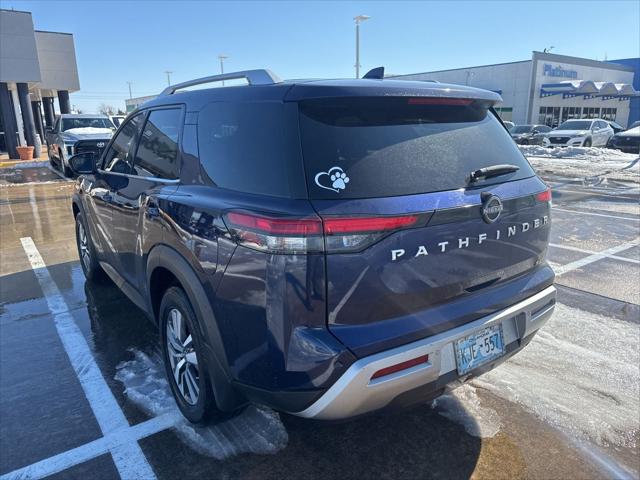 2022 Nissan Pathfinder SL 2WD