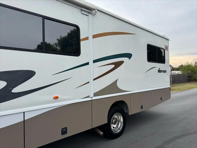 2007 Ford F-53 Base