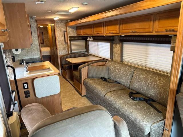 2007 Ford F-53 Base