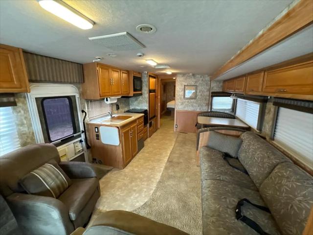 2007 Ford F-53 Base