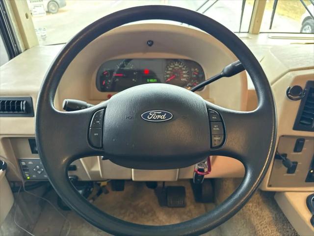 2007 Ford F-53 Base
