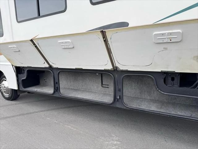 2007 Ford F-53 Base