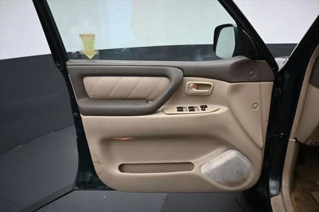 2004 Toyota Land Cruiser Base