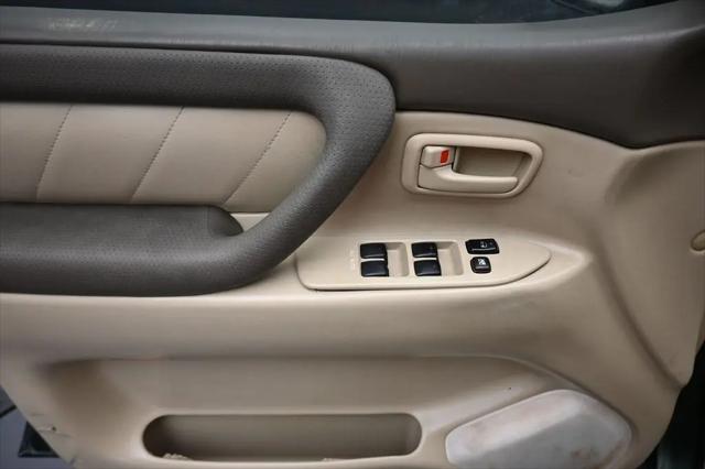 2004 Toyota Land Cruiser Base