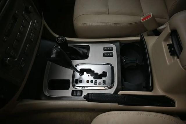 2004 Toyota Land Cruiser Base