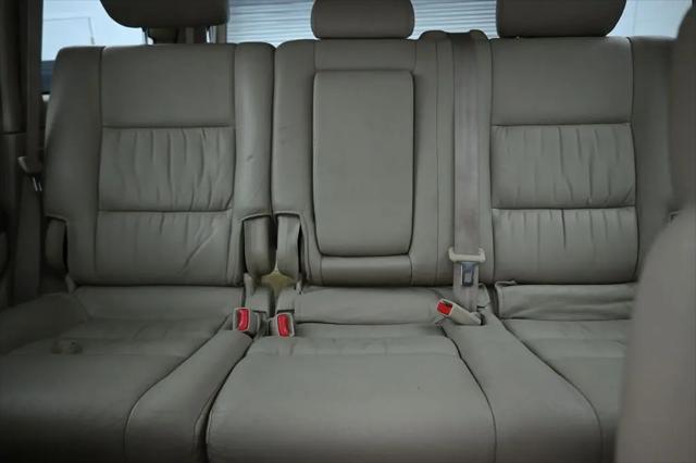 2004 Toyota Land Cruiser Base