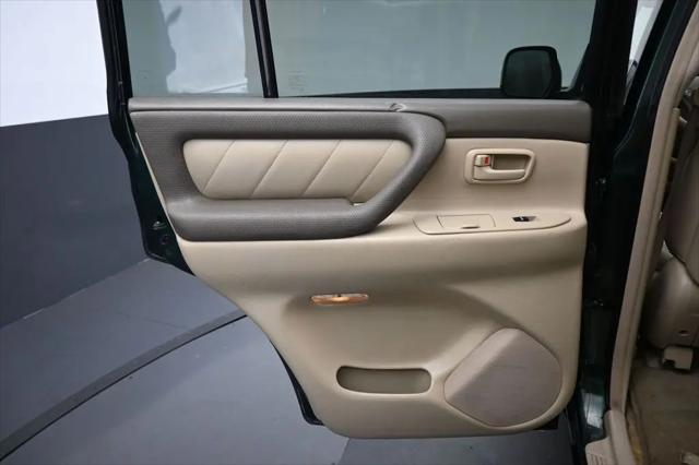 2004 Toyota Land Cruiser Base