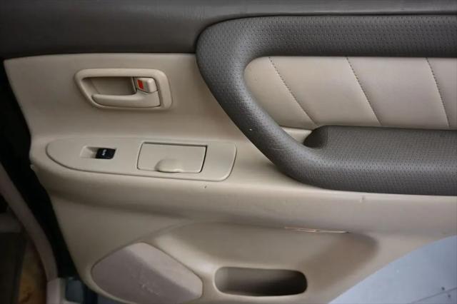 2004 Toyota Land Cruiser Base
