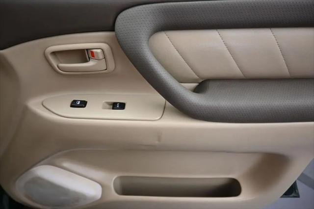 2004 Toyota Land Cruiser Base