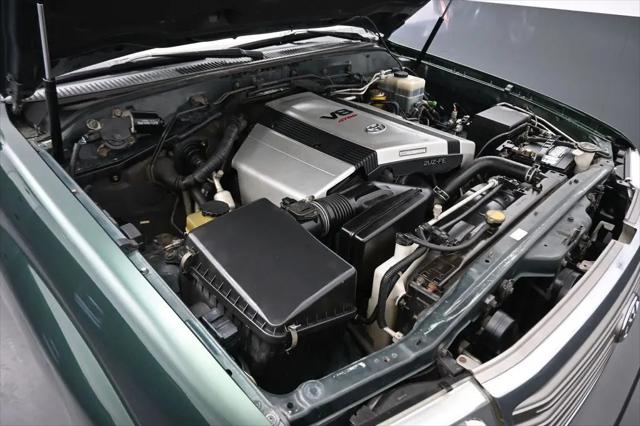 2004 Toyota Land Cruiser Base