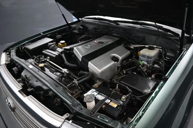 2004 Toyota Land Cruiser Base