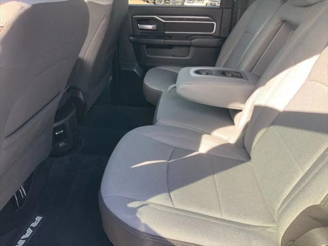 2024 Ram 3500 Big Horn Crew Cab 4x4 8' Box
