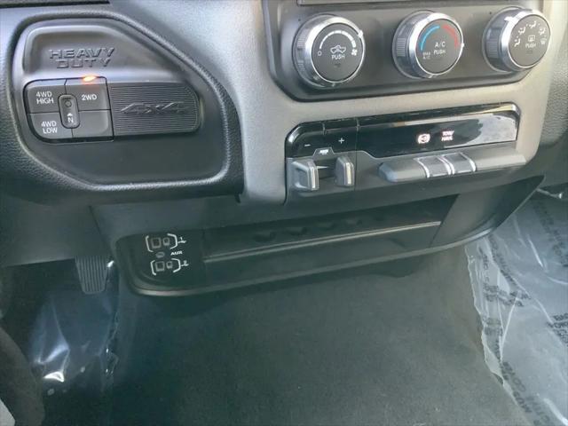 2024 Ram 3500 Big Horn Crew Cab 4x4 8' Box