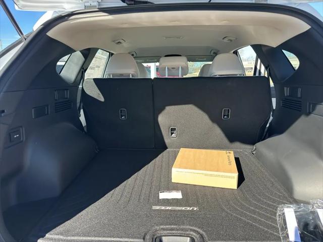 2026 Hyundai Tucson Hybrid Blue SE