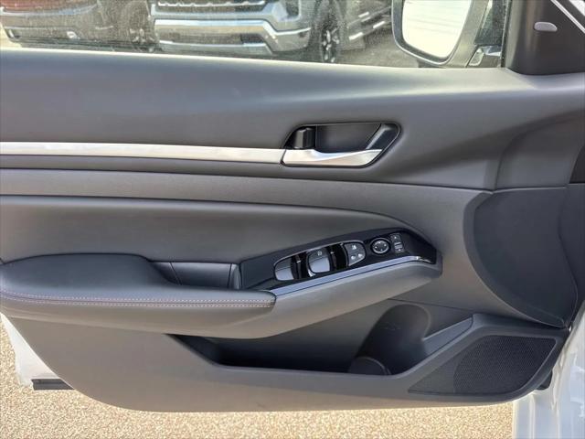 2025 Nissan Altima SR FWD