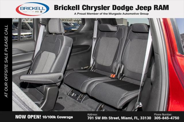 2025 Jeep Grand Cherokee L Laredo 4x2