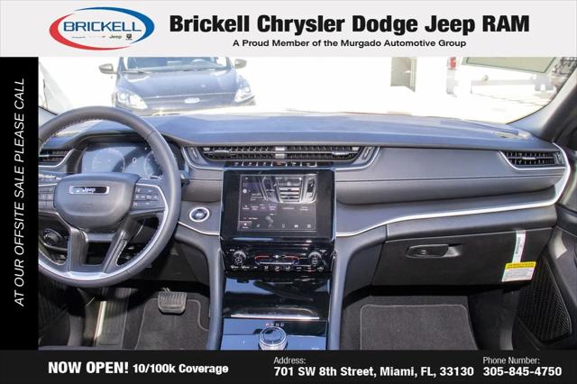 2025 Jeep Grand Cherokee L Laredo 4x2