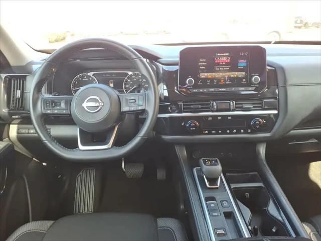 2025 Nissan Pathfinder SV FWD