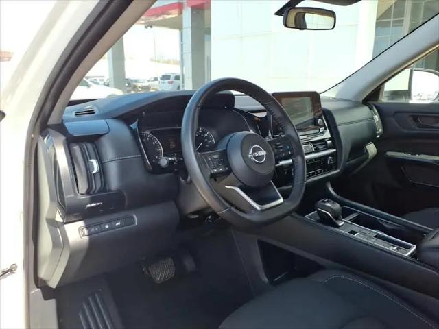 2025 Nissan Pathfinder SV FWD