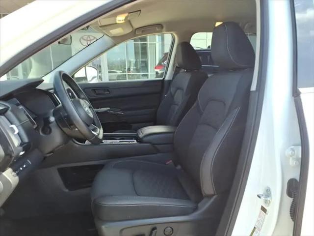 2025 Nissan Pathfinder SV FWD