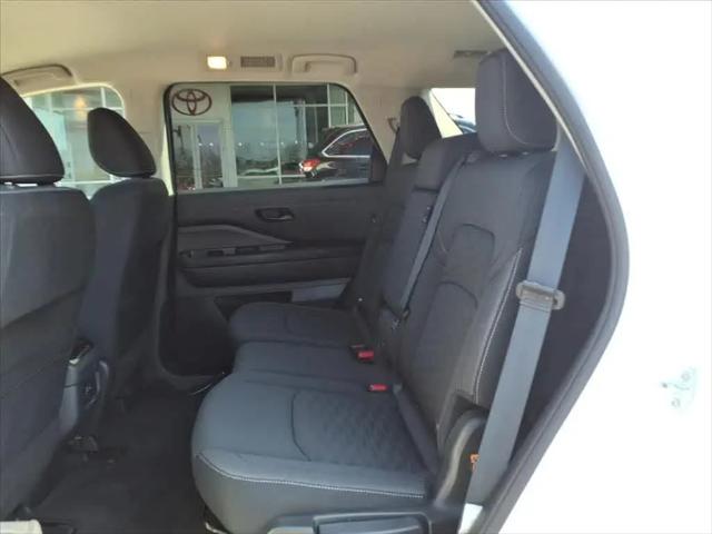 2025 Nissan Pathfinder SV FWD