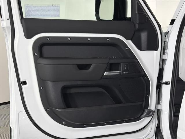2026 Land Rover Defender P400 X-Dynamic SE