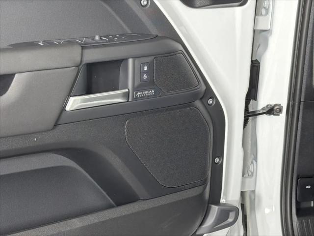 2026 Land Rover Defender P400 X-Dynamic SE