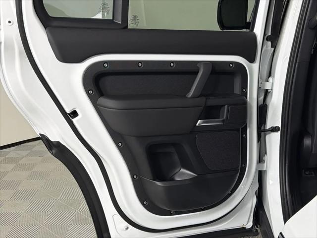 2026 Land Rover Defender P400 X-Dynamic SE