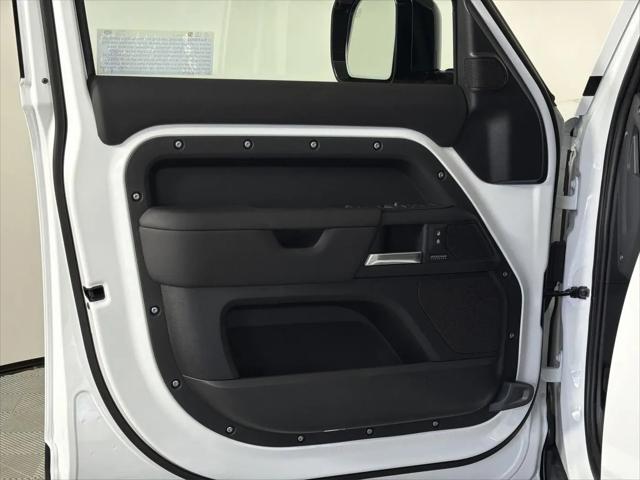 2026 Land Rover Defender P400 X-Dynamic SE