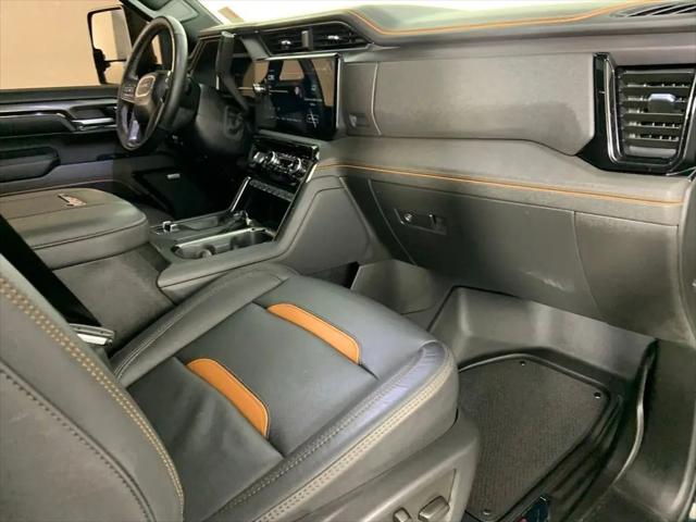 2024 GMC Sierra 2500HD 4WD Crew Cab Standard Bed AT4