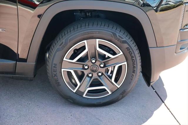 2026 Jeep Cherokee Laredo 4x4