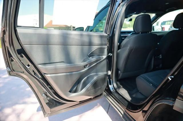 2026 Jeep Cherokee Laredo 4x4
