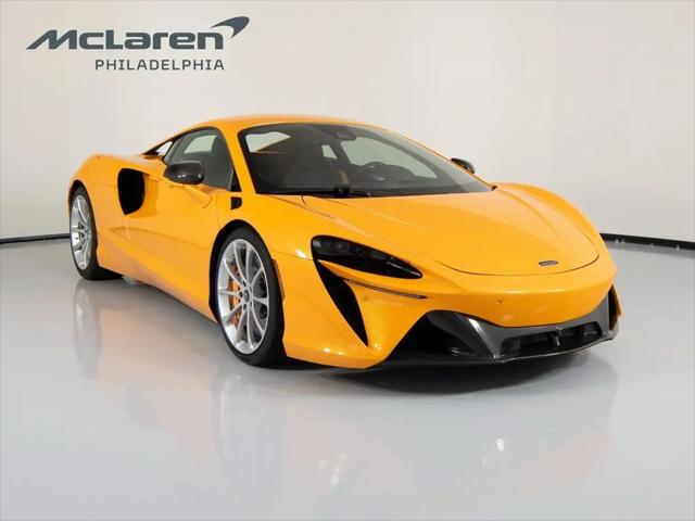 2023 McLaren Artura TechLux